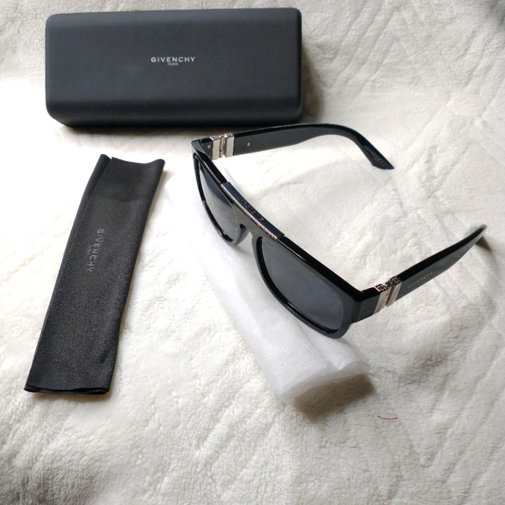 GIVENCHY BLACK SILVER FLAT TOP UNISEX SUNGLASSES GV 7212/S